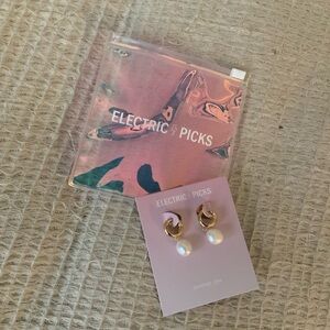 NWT Free People x Electric Picks Gold Mini Hoop Pearl Earrings Bridal Jewelry